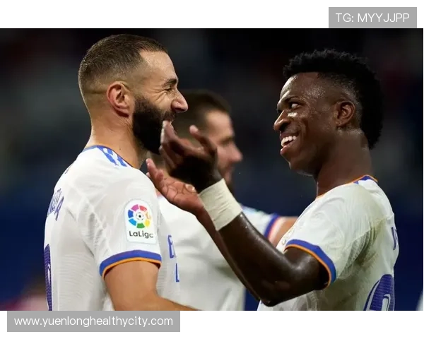 维尼修斯在皇马体系中的作用解析:左路核心如何被最大化 维尼修斯在皇马体系中的作用解析:左路核心如何被最大化