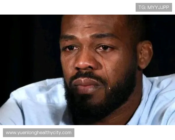 乔恩·琼斯家冰箱里塞满蛋白粉，连狗粮都是定制的